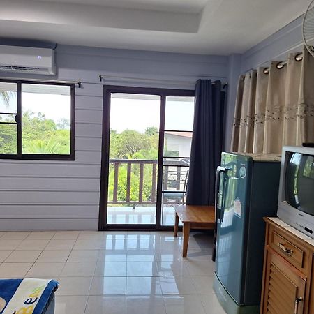 Phonsomboon Guesthouse เกาะเต่า ภายนอก รูปภาพ