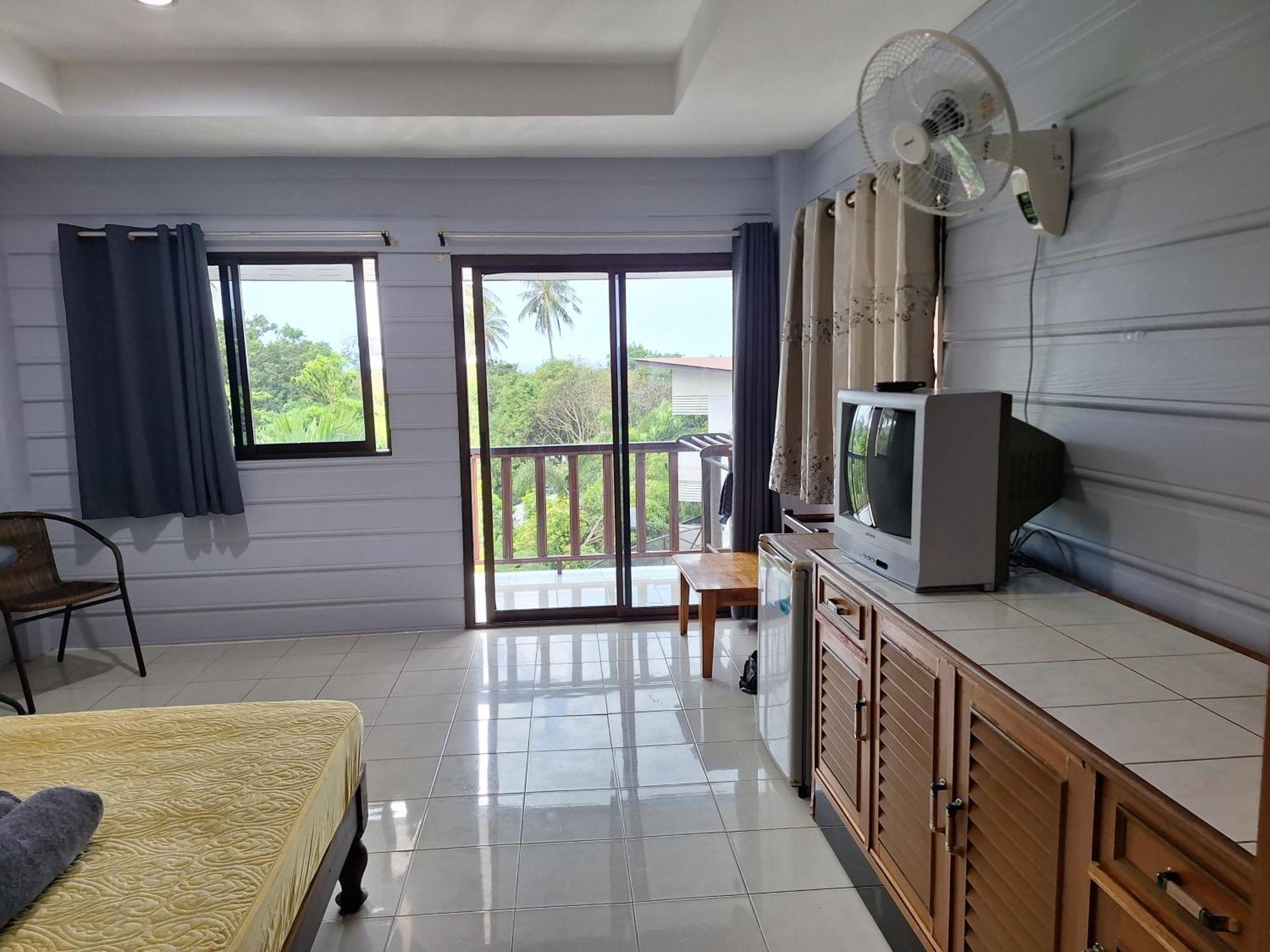 Phonsomboon Guesthouse เกาะเต่า ภายนอก รูปภาพ