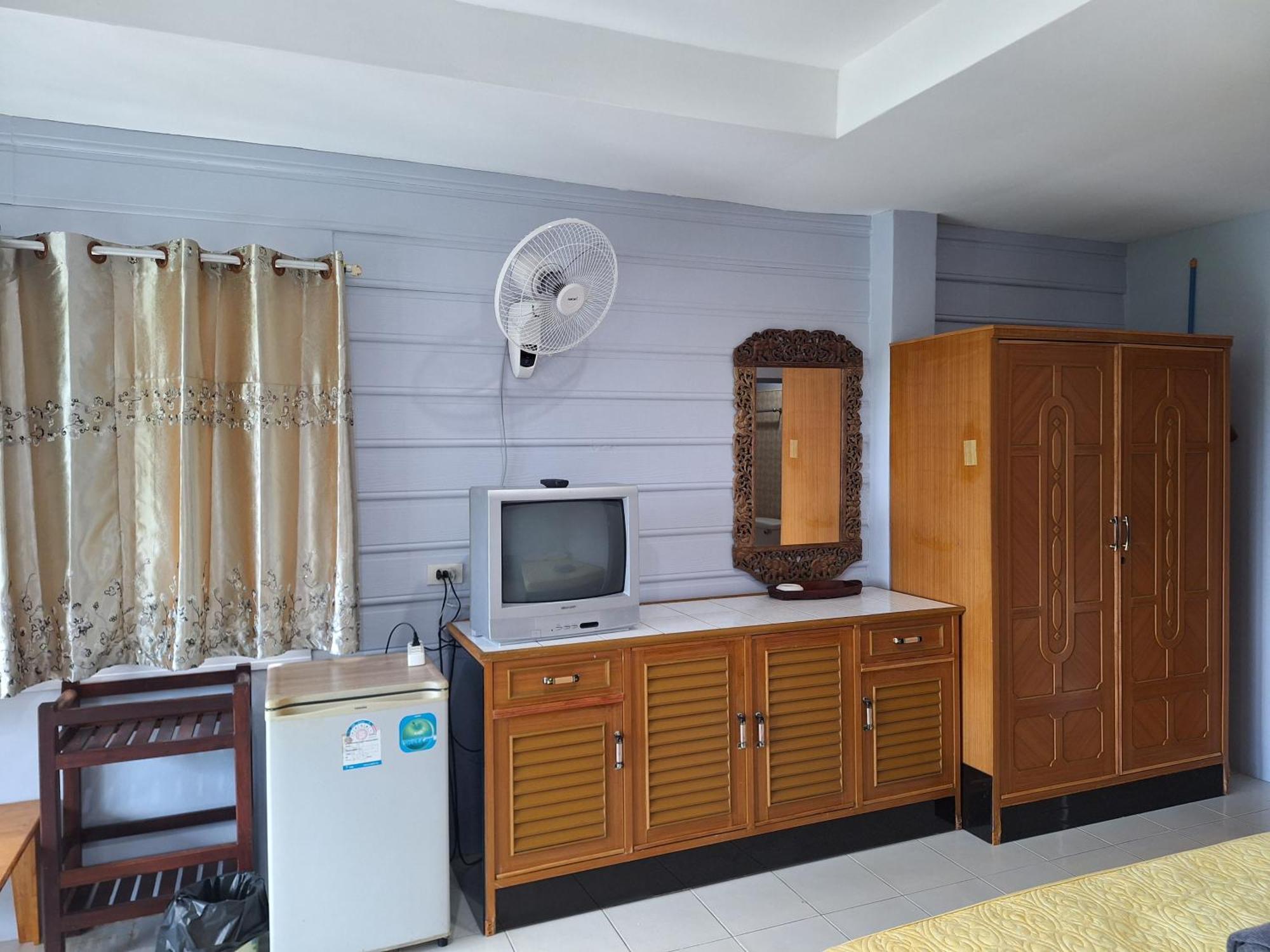Phonsomboon Guesthouse เกาะเต่า ภายนอก รูปภาพ