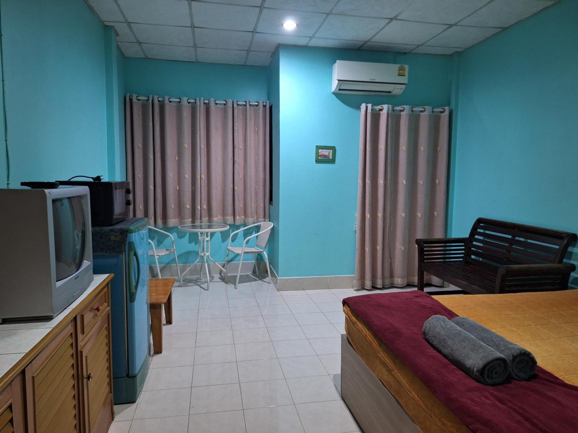 Phonsomboon Guesthouse เกาะเต่า ภายนอก รูปภาพ