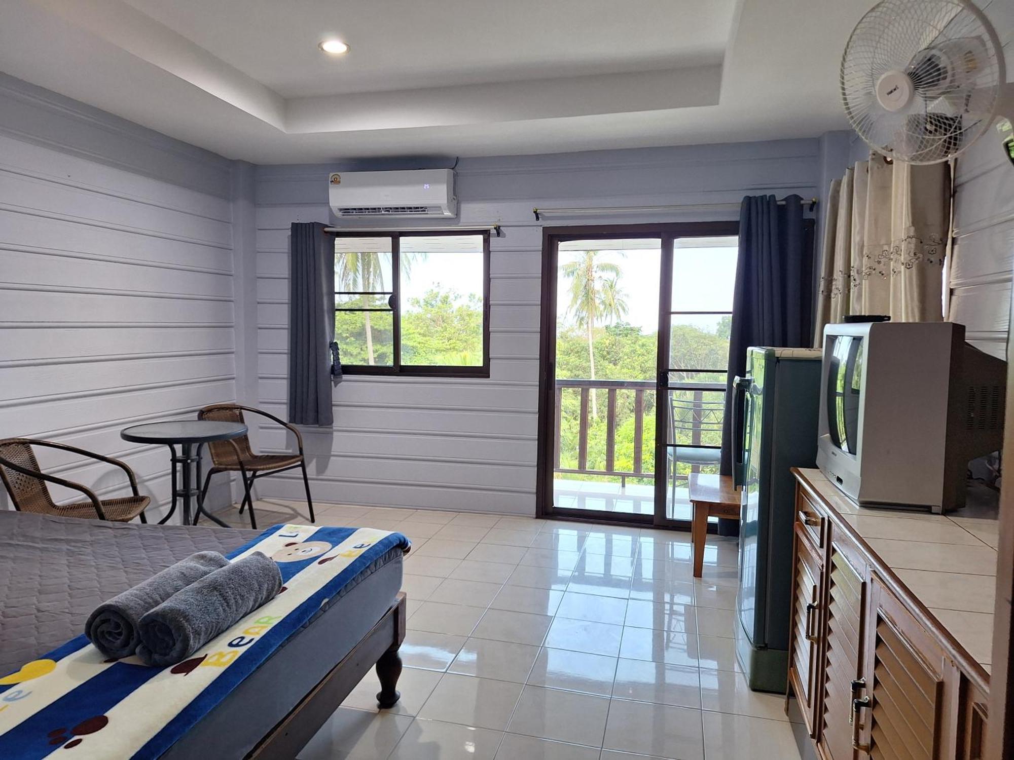 Phonsomboon Guesthouse เกาะเต่า ภายนอก รูปภาพ